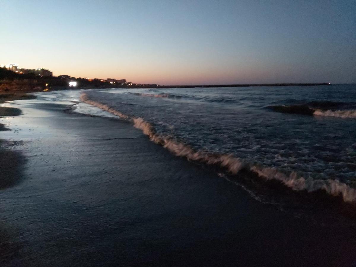 Andia Hotel Constanta Bagian luar foto